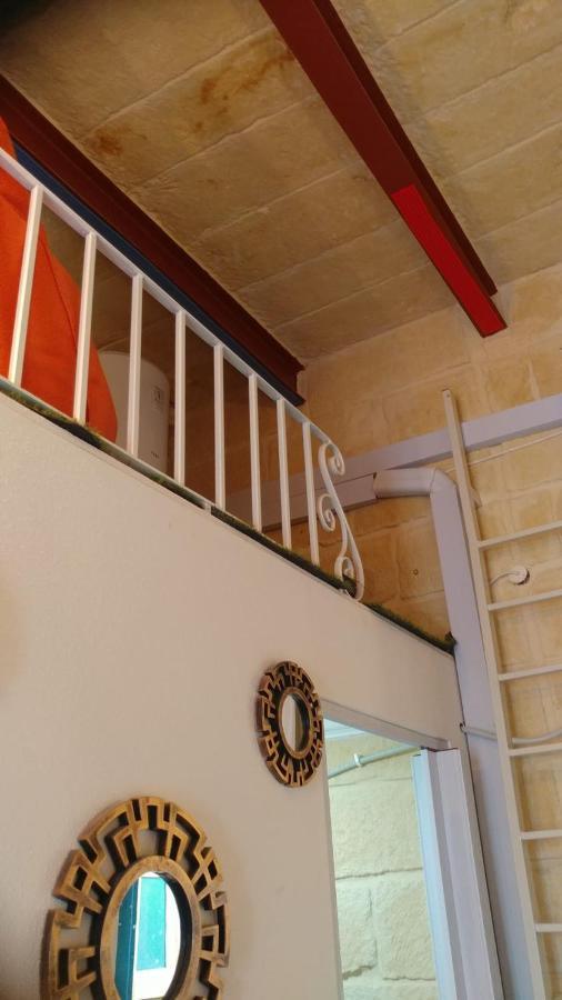 Triesti Home Victoria Bagian luar foto